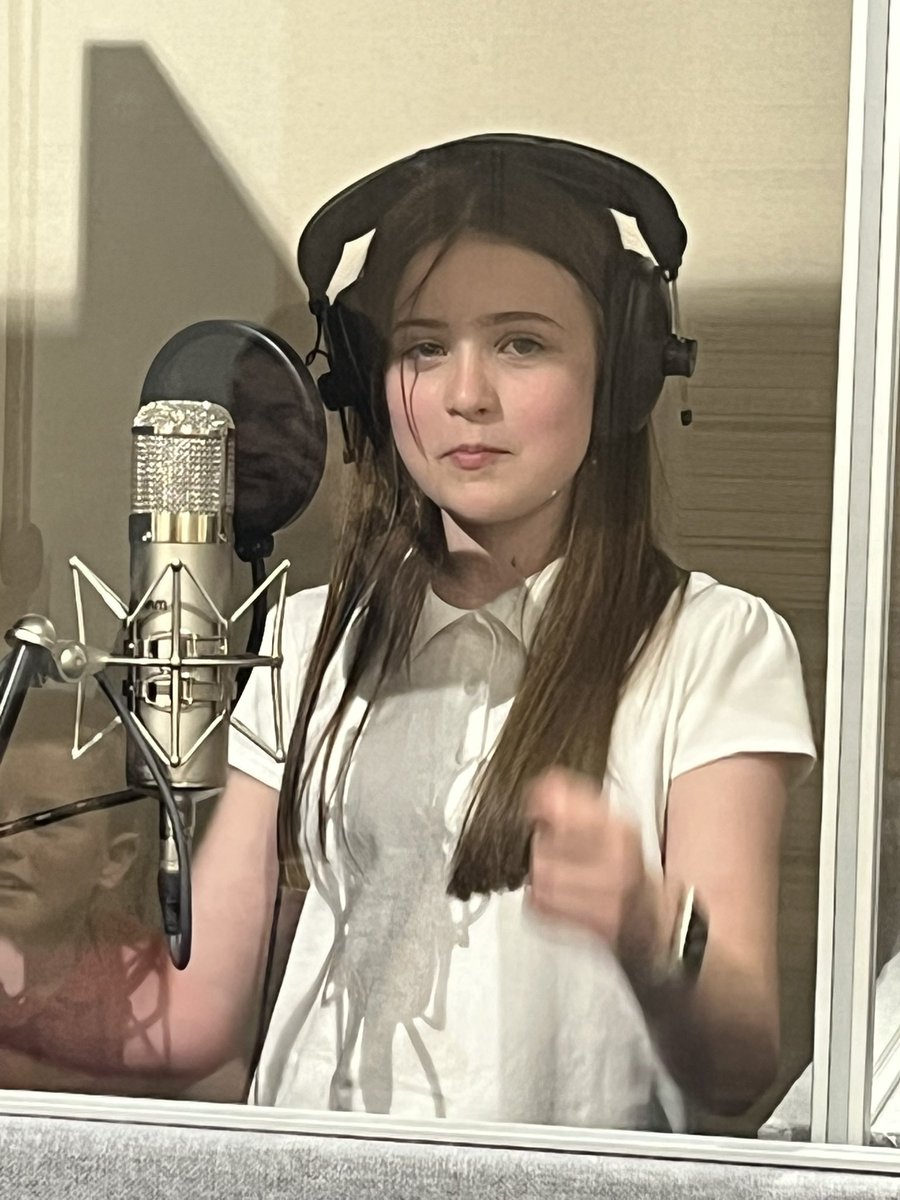 singergise1's tweet photo. Such a wonderful day with @garntegprimary at @RoyalBirmingham - look how excited @MrsSParkerEvans is in the vocal booth!! #recording #single #conductor #experience #shelter #charity #DJSudie #singergise https://t.co/7j8GMSVp9D