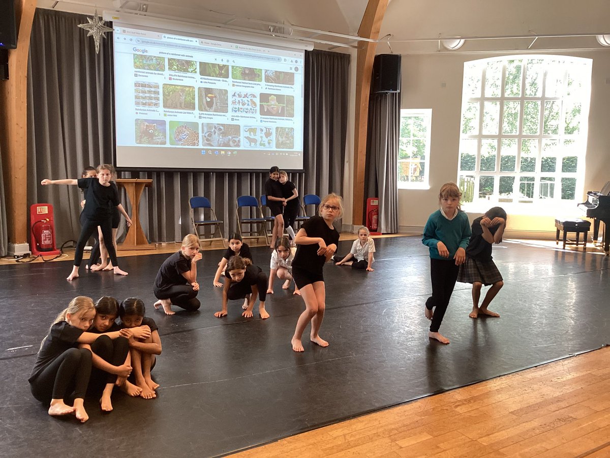 BGS_Arts's tweet photo. In #BGSDance this term, #BGSYear4 are exploring and depicting the layers, animals and challenges of The Rainforest ๐ฆ๐๐๐ฆ
#BGSThinksDifferently #BGSCreativity #BGSImaginative https://t.co/pZWMVHdI3t