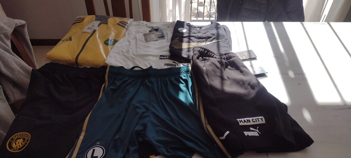 Joche107's tweet photo. @GorrasCavs Gracias pedido del 21/05 llegó a mi casa interior de bsas tenía miedo por la aduana. https://t.co/1RJekdmtMt