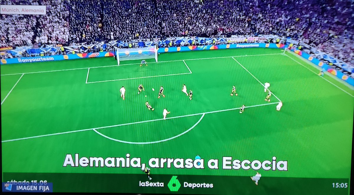 EnsaladaPalabra's tweet photo. Parece que los de @DeporteslaSexta van con Alemania...😬😬
#Gazapos
#ComaAsesina https://t.co/vErQVYwLaa
