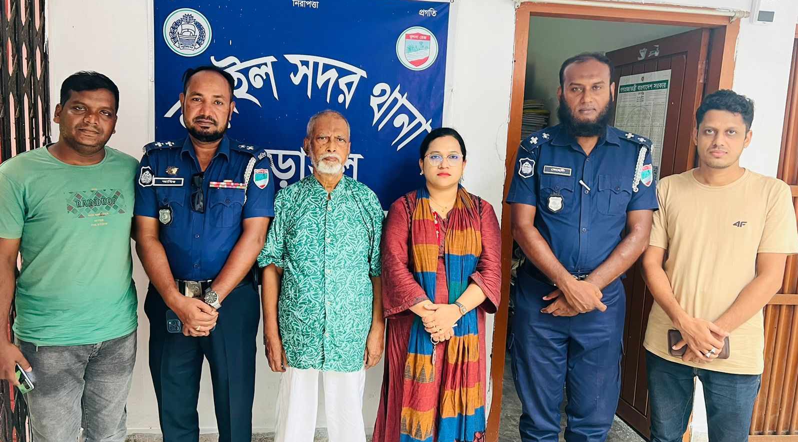 নড়াইলের যুদ্ধাপরাধ মামলায় দীর্ঘ আট বছর আত্মগোপনে থাকার পর রুহুল কুদ্দুস গ্রেফতার