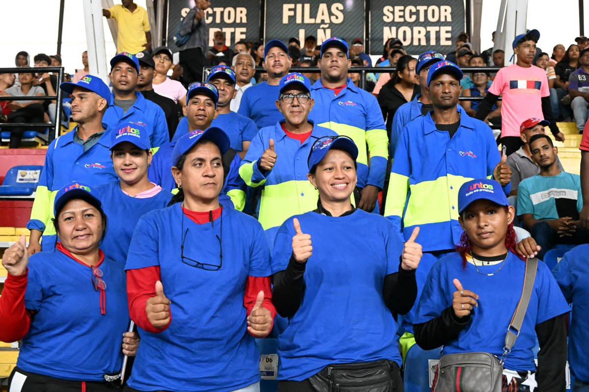 amarcanopsuv's tweet image. Seré breve : El Plan Bolívar Bonito ha llegado . 

Mil gracias Presidente @NicolasMaduro por tanto apoyo para el pueblo