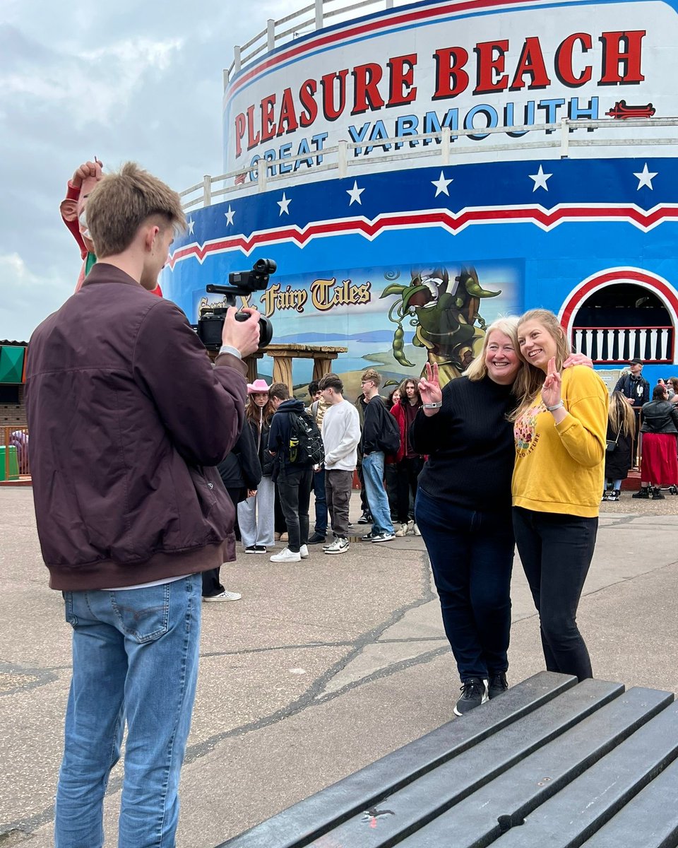 City College Norwich (@norwichcollege) on Twitter photo Check out Norwich’s creative future at Staged, a free event at <a href="/EPICNorwich/">Epic Studios</a> on Wednesday 26 June. 🎬🎭🎤🎸
⭐️ live music
⭐️ dance
⭐️ acting
⭐️ fashion
⭐️ guest talks
⭐️ VTs
🎟️ Booking link: tiny.cc/x2bpyz Check out Norwich’s creative future at Staged, a free event at <a href="/EPICNorwich/">Epic Studios</a> on Wednesday 26 June. 🎬🎭🎤🎸
⭐️ live music
⭐️ dance
⭐️ acting
⭐️ fashion
⭐️ guest talks
⭐️ VTs
🎟️ Booking link: tiny.cc/x2bpyz