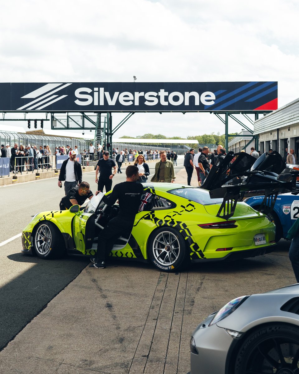 Another incredible year at Supercar Driver Secret Meet! We were thrilled to showcase our Prestige Silhouette Covers for the Ferrari 599 and F430 Scuderia at Silverstone. #SupercarDriver #SecretMeet #Silverstone #Ferrari599 #FerrariF430Scuderia #TrackDay #SupercarEvent
