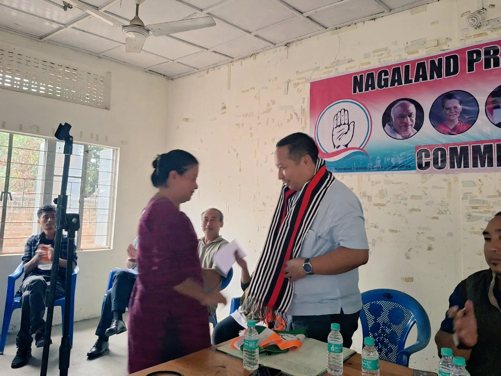 gkzhimomi's tweet photo. Campaigned at Jalukie Town (Peren Dist) today for INC candidates contesting in ULB Election. 

A very fruitful meeting organised by Peren DCC despite the heavy downpour. My best wishes to all the INC candidates. 
@girishgoa @INCIndia https://t.co/kfBqCtka3F