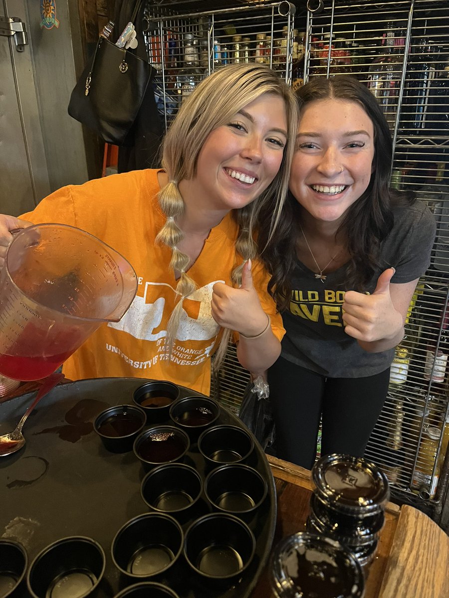WBTPAL's tweet photo. It’s the last stop on the way to the Championship…
Vols vs Seminoles at 3pm at 950 Emory Rd. 
27 TVs great food, great crowd, ORANGE Jell-O shots are 3 for $10 !!!  See you there!! https://t.co/QeY9M4bliJ