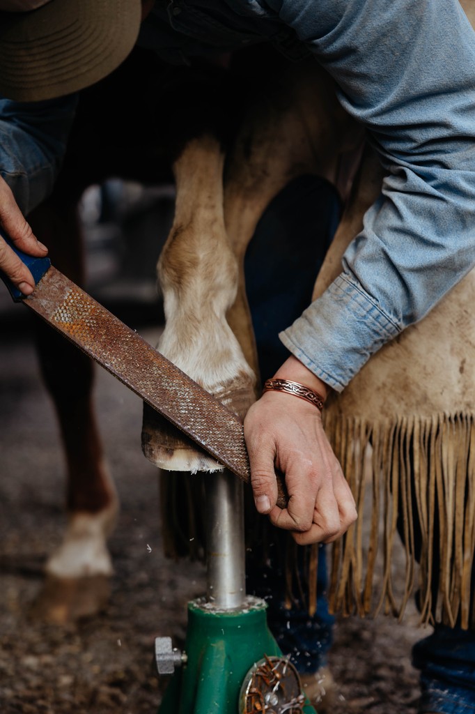 MTSilversmiths's tweet image. Work in style. 

📸:@sageandspur

#MontanaSilversmiths #WesternAccessories