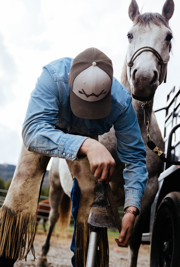 MTSilversmiths's tweet image. Work in style. 

📸:@sageandspur

#MontanaSilversmiths #WesternAccessories