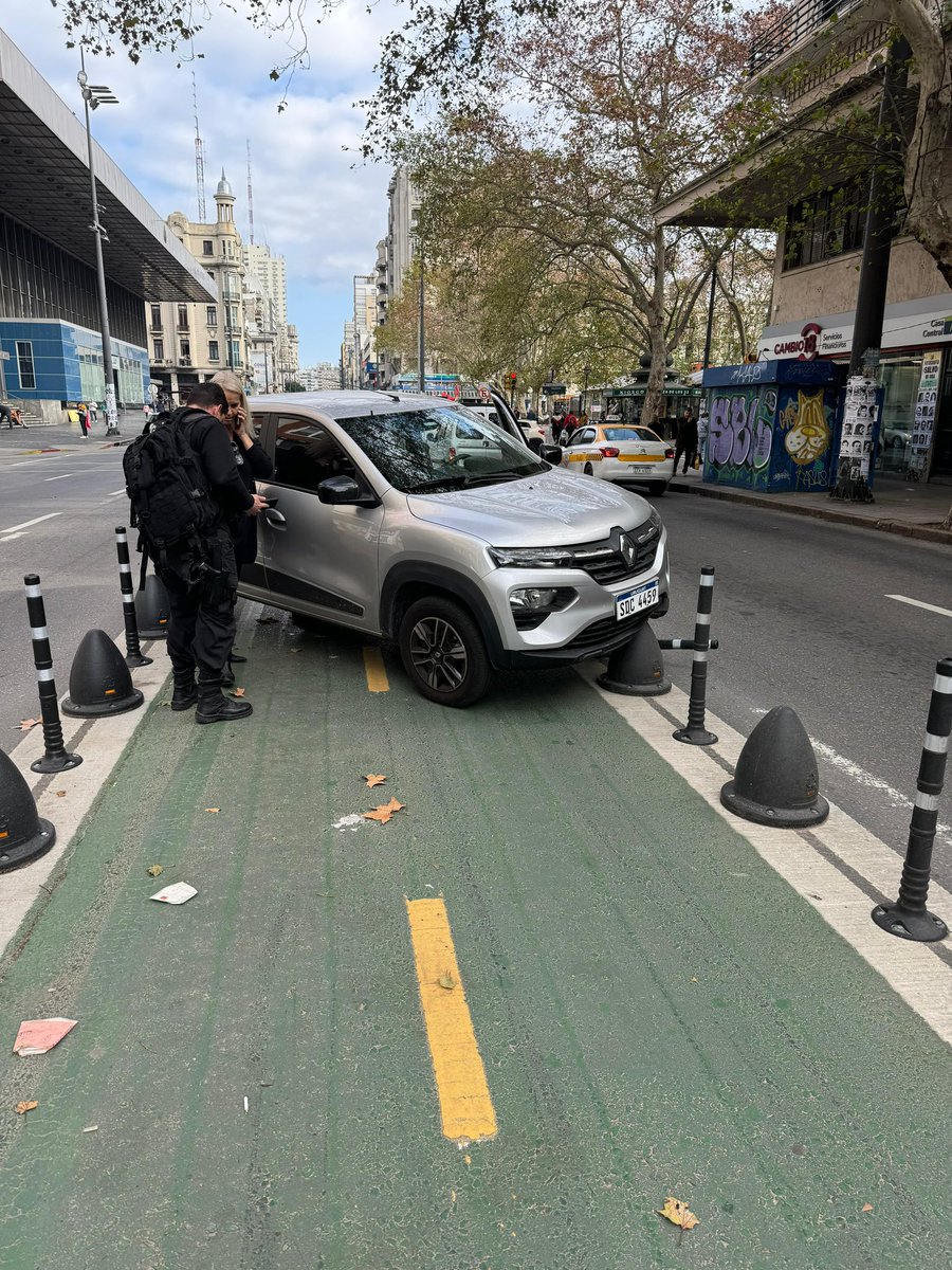 Nicolás de León tweet media