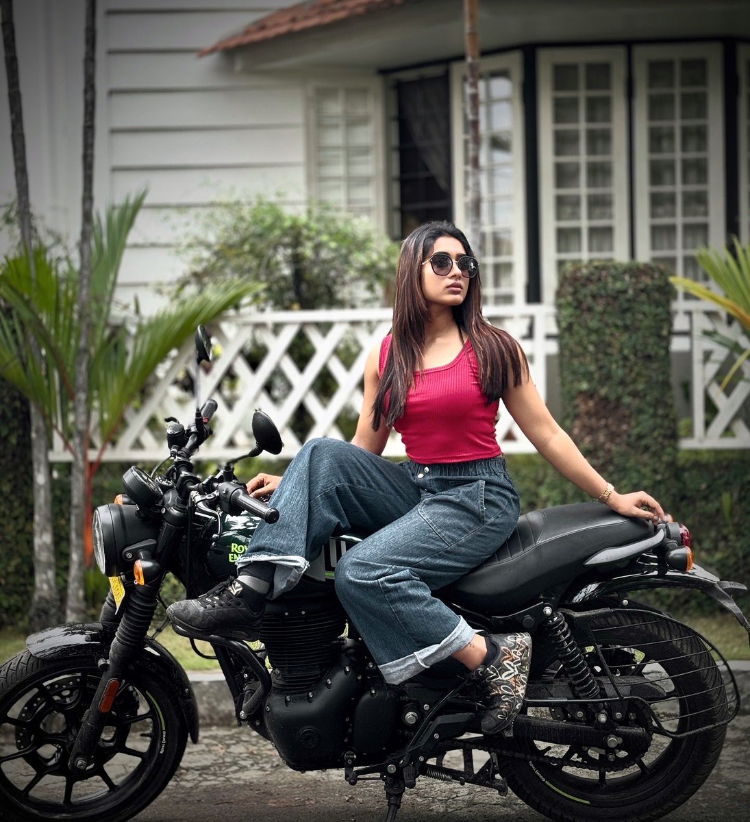Devika Satheesh (@devu_devika77) on Twitter photo Ride away all your problems🖤❤️ Ride away all your problems🖤❤️