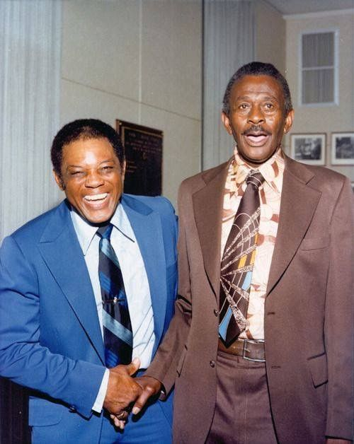nut_history's tweet photo. Two of the greatest.  Willie Mays and Satchel Paige https://t.co/Jhuiq5pPW9