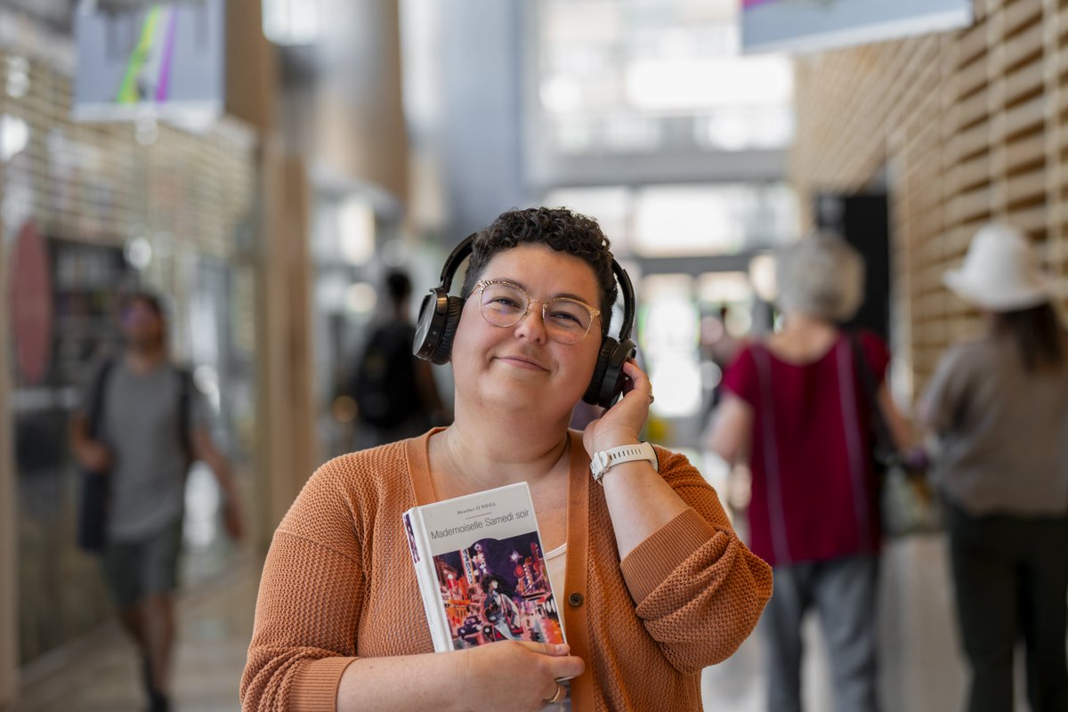 Vous aimez lire, mais vous manquez de temps? Vous êtes adepte du multitâche? Vous adorez vous faire raconter des histoires? Plongez dans notre collection les 14 000 livres sonores!  🎧 banq.qc.ca/explorer/artic…