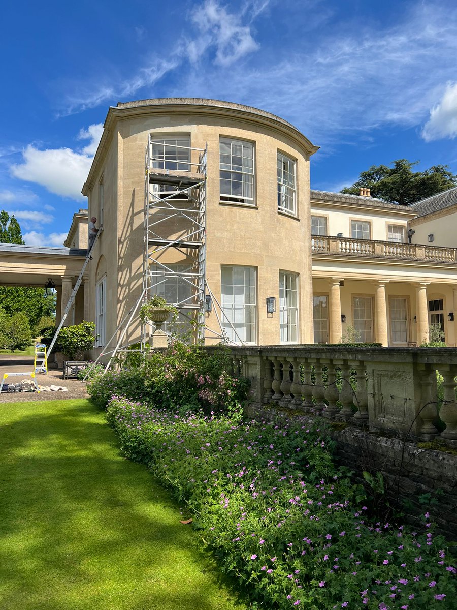 SteveTimbrell's tweet image. Window season
#Decorators
#Cotswolds
#timbrelldecorators
#exteriorwork 
#painting