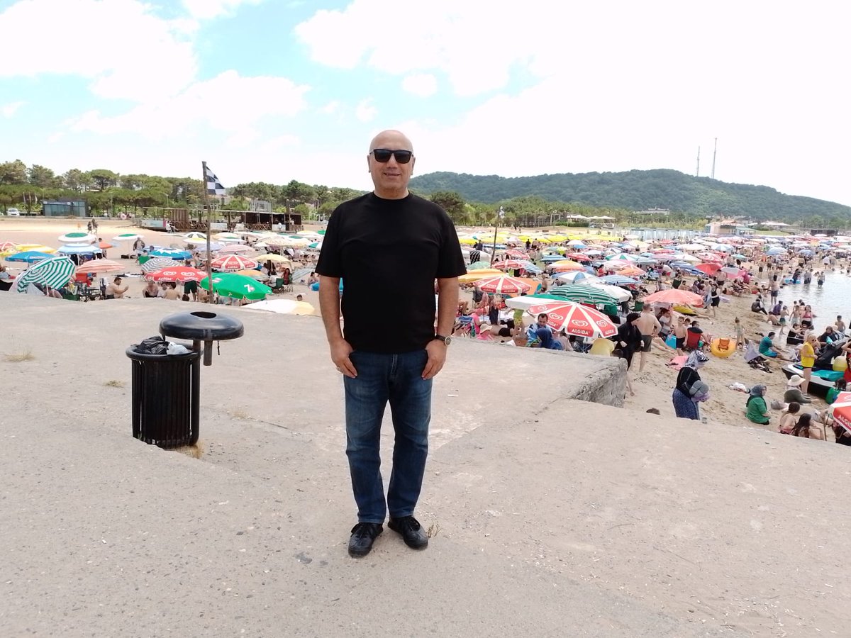 İstanbul'a yakın diyemi,
Yoksa en ucuzu bu diyemi?
Şile Ağva plajı durum bu...