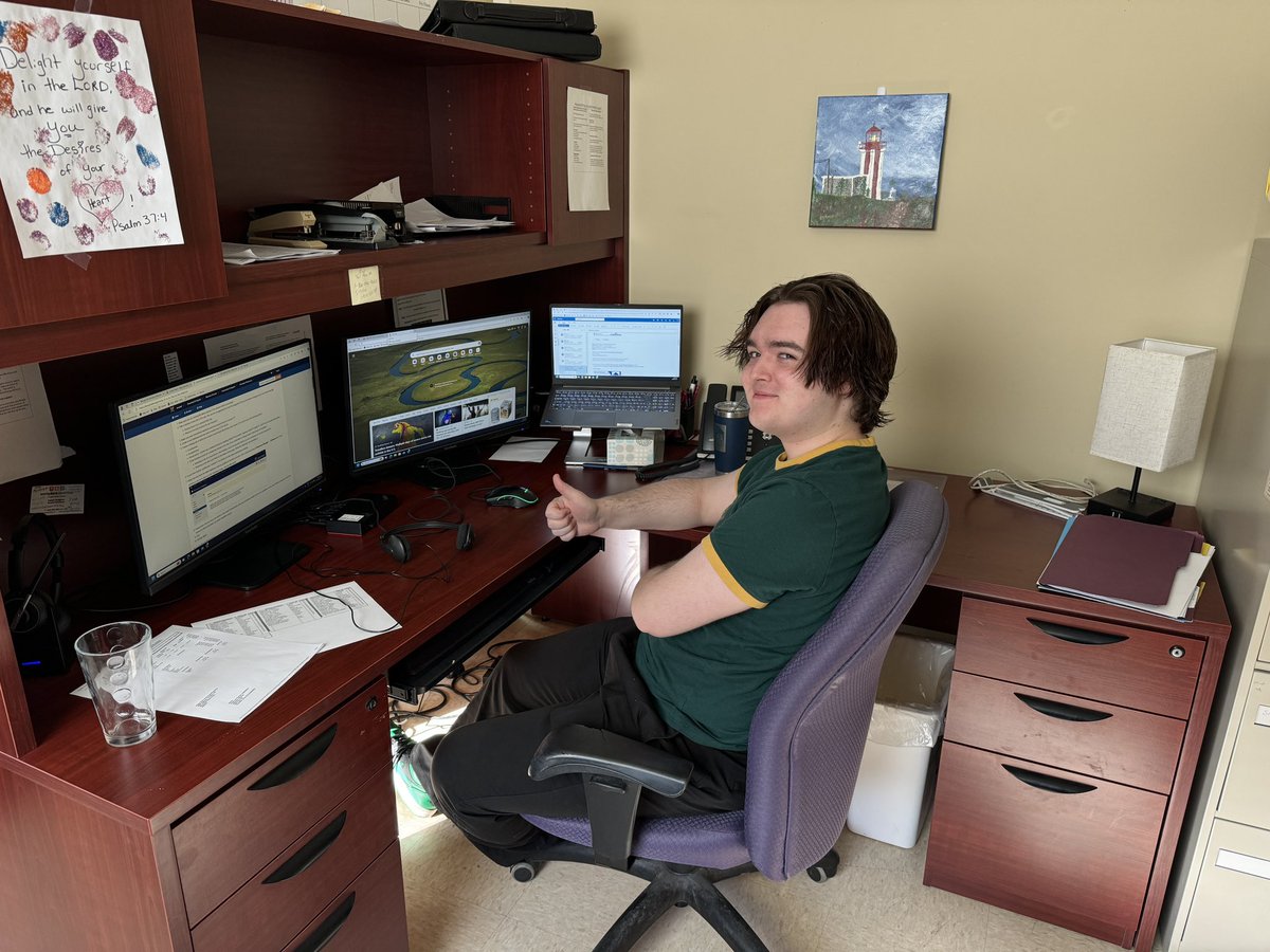 SMBA O2 students Aidan and Kathleen both completed their co-op placement at Digby Clare Home Support. Aiden learned about tech. support and Kat, administrative assistance. A big thank you to Max and the staff for supporting our students! <a href="/SMBAstingrays/">SMBA</a> <a href="/TCRCE_NS/">Tri-County Regional Centre for Education</a> #HandsOnLearning