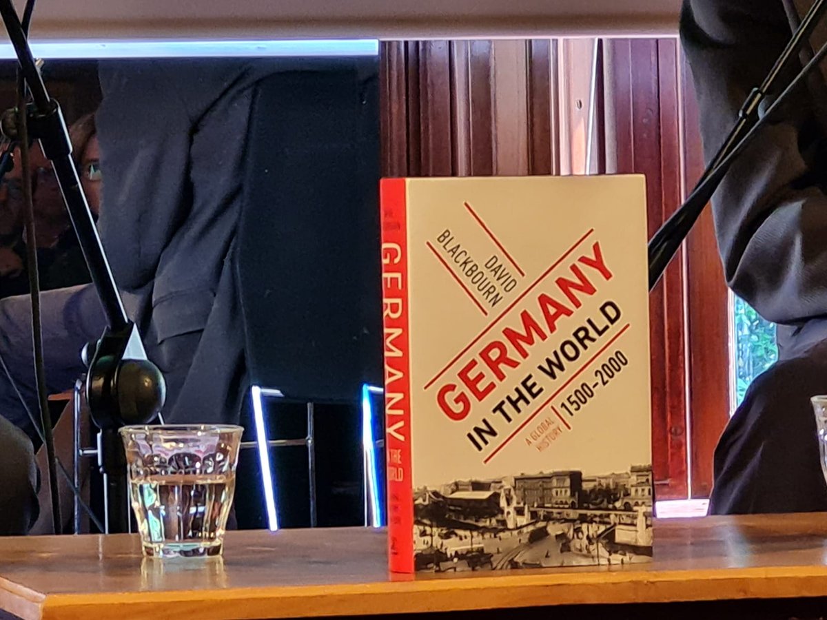 Duitsland Instituut (@diamsterdam) on Twitter photo Duitsland kun je niet begrijpen door binnen haar eigen landsgrenzen te blijven, aldus David Blackbourn in "Germany in the World". Dank voor de interessante lezing! Een mooie 'Auftakt' voor onze conferentie "The Global Turn in German History" Lees meer: duitslandinstituut.nl/agenda/13421/l… Duitsland kun je niet begrijpen door binnen haar eigen landsgrenzen te blijven, aldus David Blackbourn in "Germany in the World". Dank voor de interessante lezing! Een mooie 'Auftakt' voor onze conferentie "The Global Turn in German History" Lees meer: duitslandinstituut.nl/agenda/13421/l…