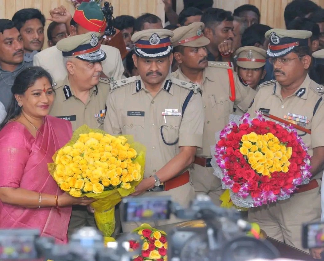 devipriyaG4's tweet image. BOSS IS KING OF ANDHRA 🔥

#BossIsBack 
#NaraChandrababuNaidu 
#TDPWillBeBack