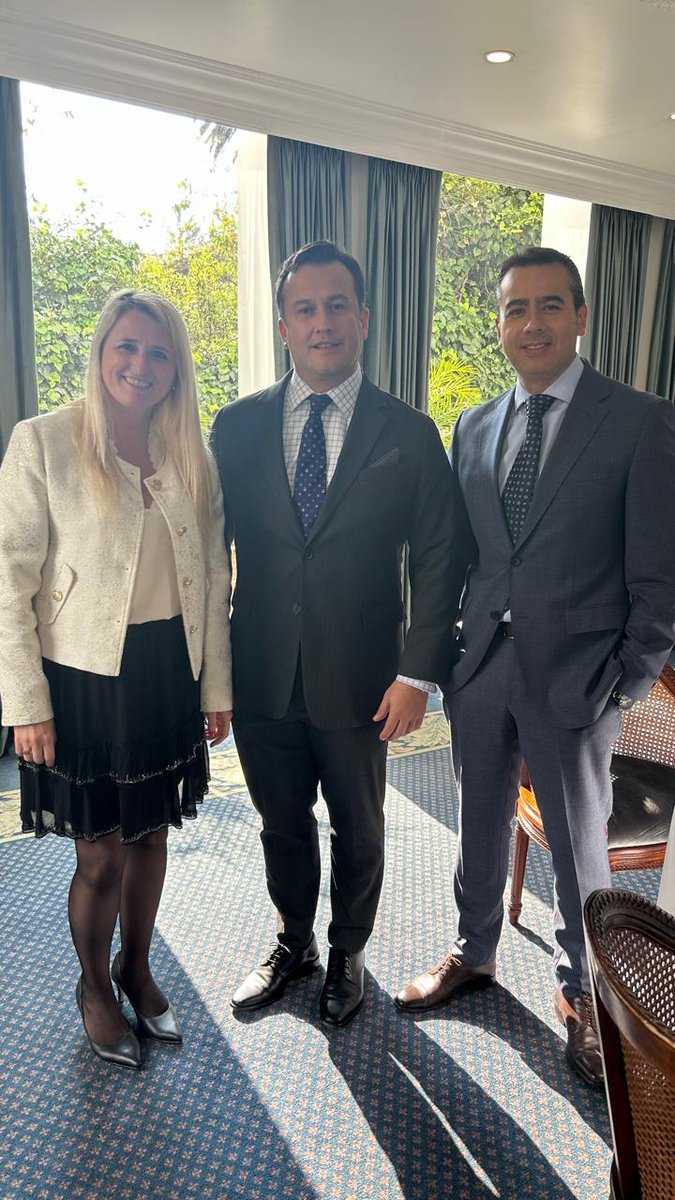 consejocamaras's tweet photo. Hoy mantuvimos el conversatorio "Libertad de empresa y Libre competencia". Los expositores @pierinostucchi y @danilosylvap @Competencia_Ec  nos brindaron una visión complementaria sobre el tema y luces sobre el camino a seguir para fortalecer esta premisa de desarrollo y futuro. https://t.co/Zn7cLzwVbQ