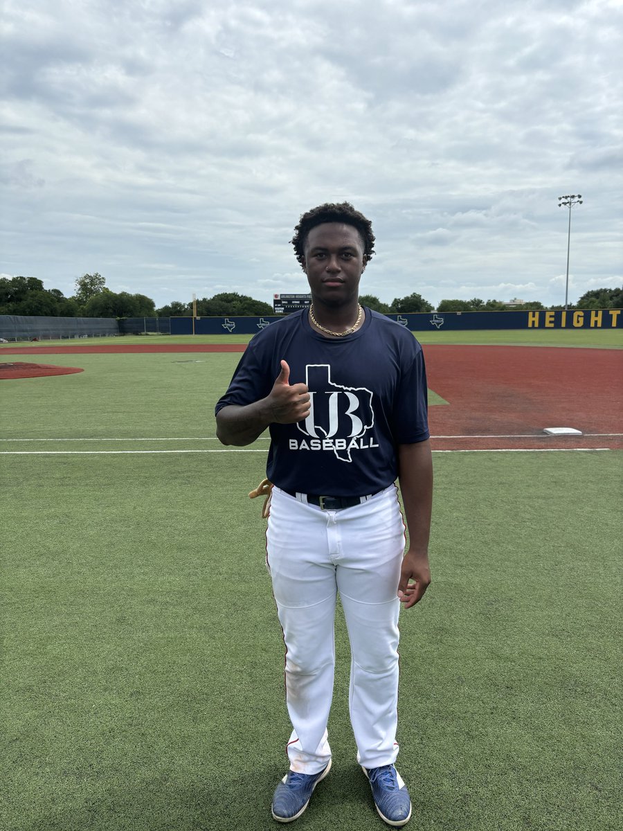 F: United Baseball Collegiate 2, D-BAT Collegiate 2
PoG: Tavion Vaughn 2-3, 2B