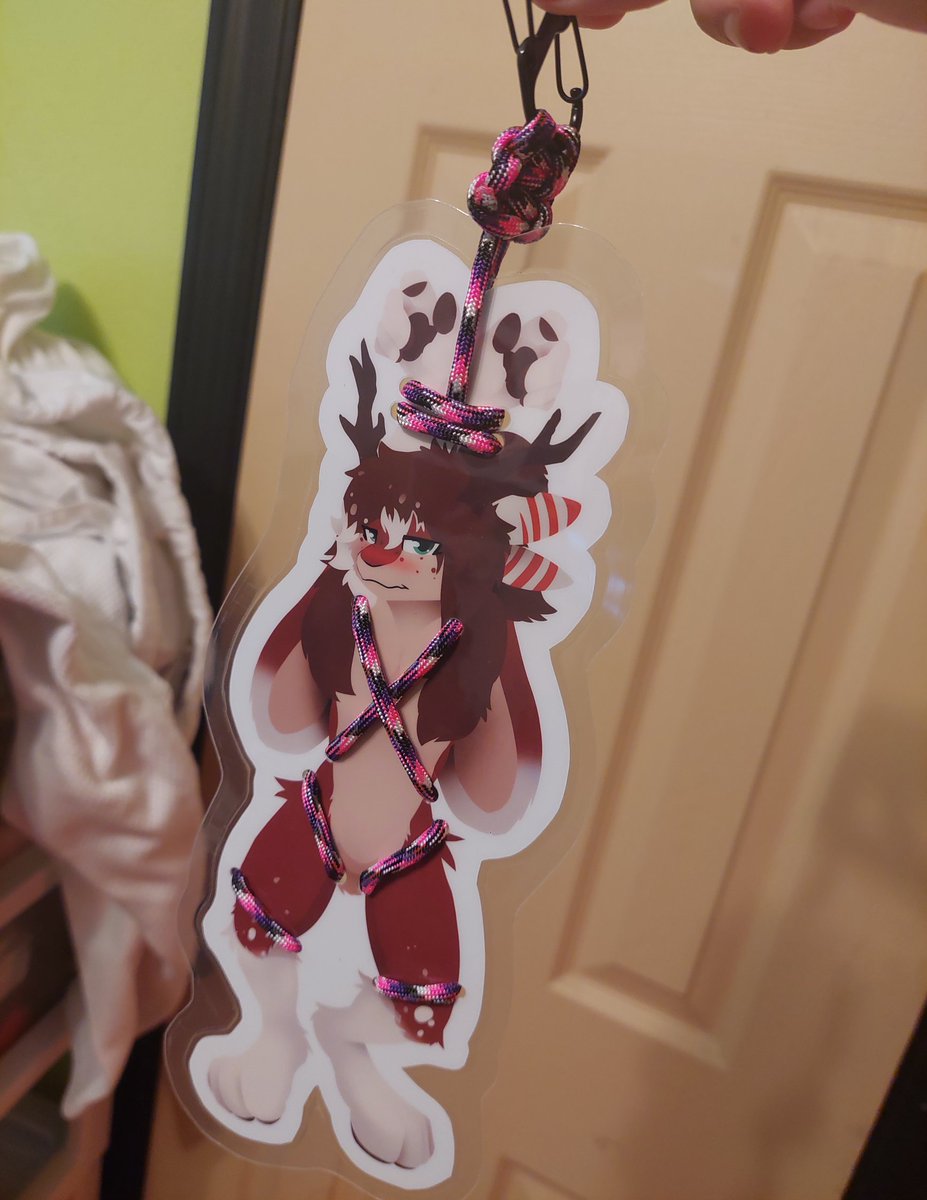 MY BADGE FROM <a href="/MowshiBoi/">Mowshi</a> CAME IN
I'm in love ❤️❤️❤️❤️