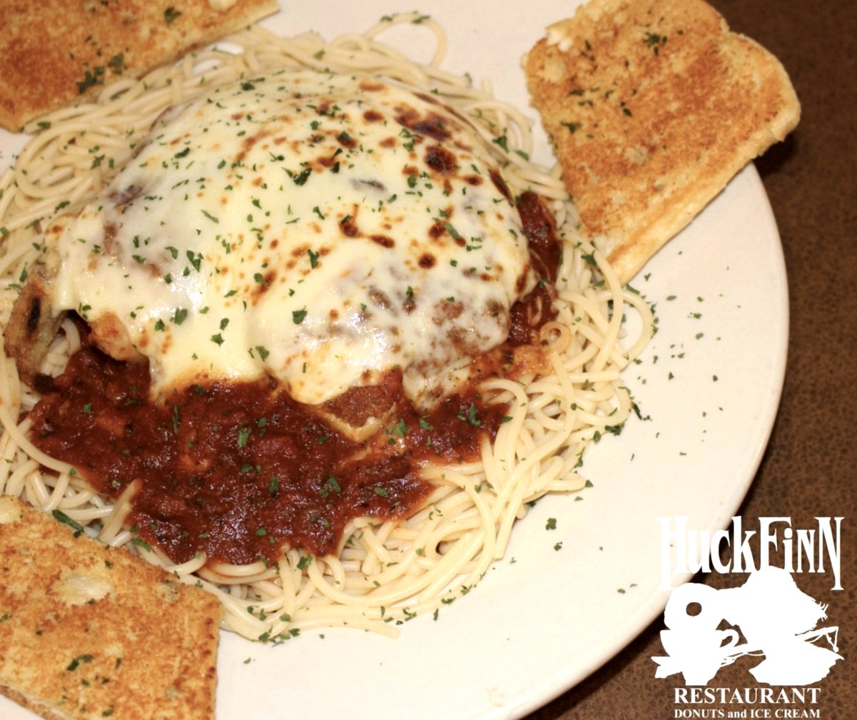 HFRestaurant's tweet photo. Do you Italiano?
We do!
Our Chicken Parmigiana is rated Five-Stars by the harshest of critics.
Served with spaghetti or mostaccioli, meat, or marinara sauce.
(not always available)
⭐ ⭐ ⭐ ⭐ ⭐
#pasta #chickenparm #diner #DineInOpen #HuckFinn #chicago #oaklawn https://t.co/GgFIUuaDvy