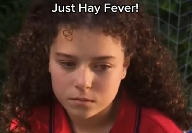 ambzhenry's tweet photo. Harriet saying “I’m just blow drying my eyelashes” is the equivalent to this… #loveIsland https://t.co/r52pGJ2g5S