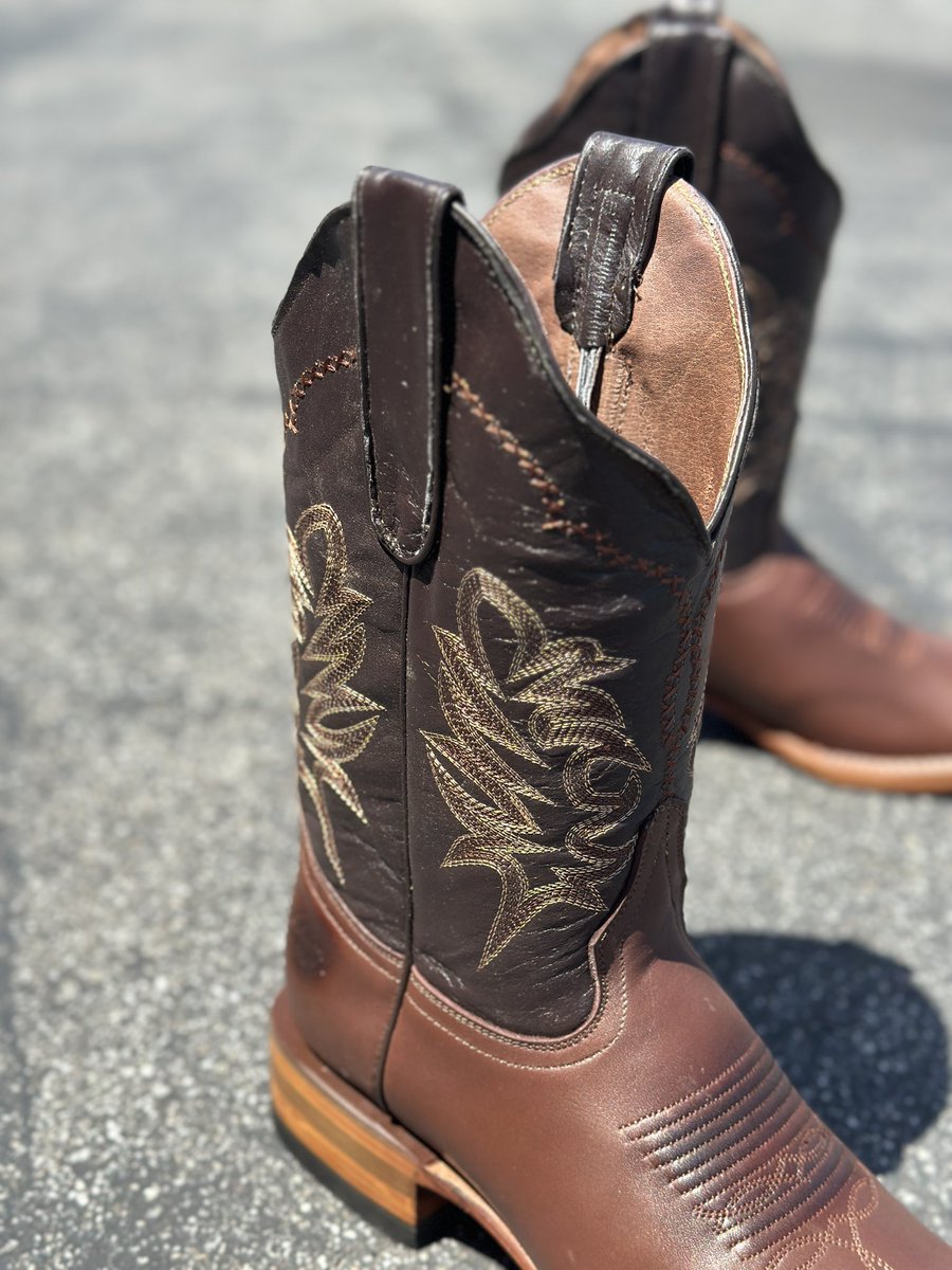 rodeodurango's tweet photo. You miss 100% of the shots you don’t take 🎯
🔍Shop: Dark Brown Square Toe Rodeo Boot
Shop the online website today!
compra en https://t.co/TVqdMqICtl #botasrodeo #artesaniasmexicanas #westernwear #handmade https://t.co/D4GEq86LoL