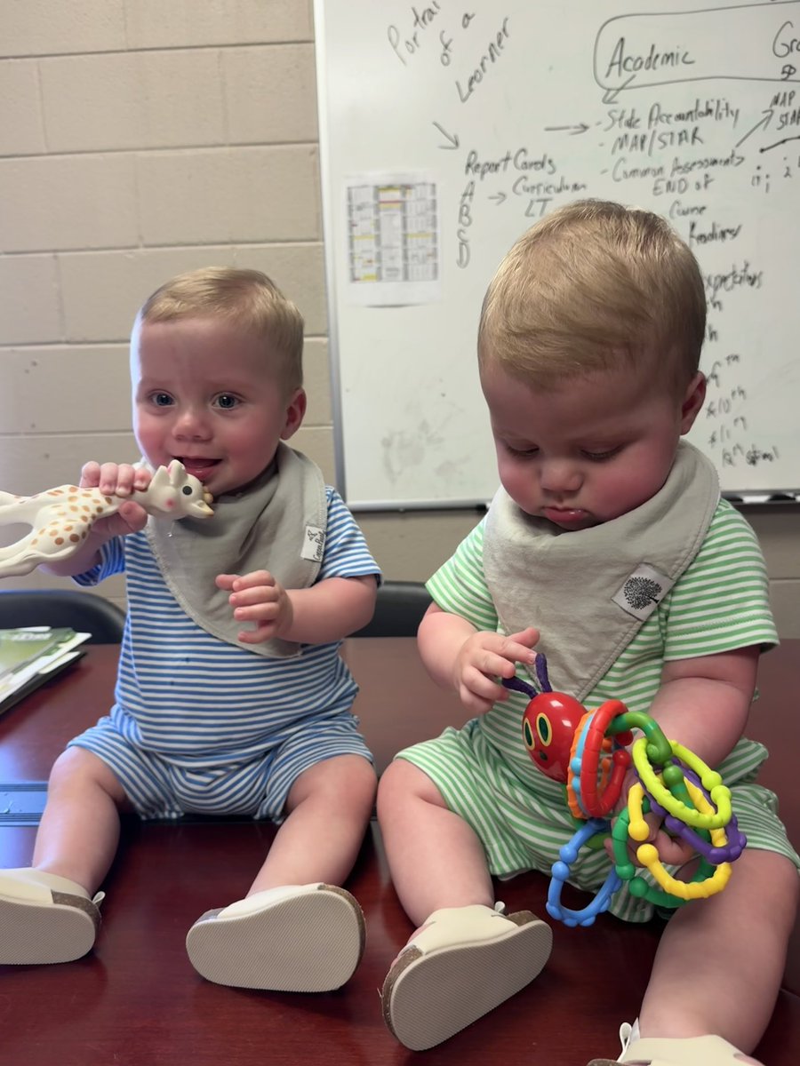 lawrenceky_cao's tweet photo. Had some special visitors stop by at the LC BOE offices today. #mimisboys https://t.co/9jcus67hDn
