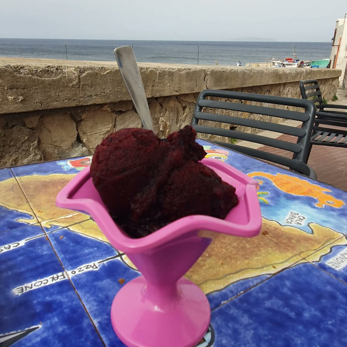 italyheaven's tweet photo. Post-beach cooldown with a mulberry granita at the Caffรจ Tramontana. Living life to the full!
#italianislands #agranitaaday https://t.co/rDsqOZr3JA