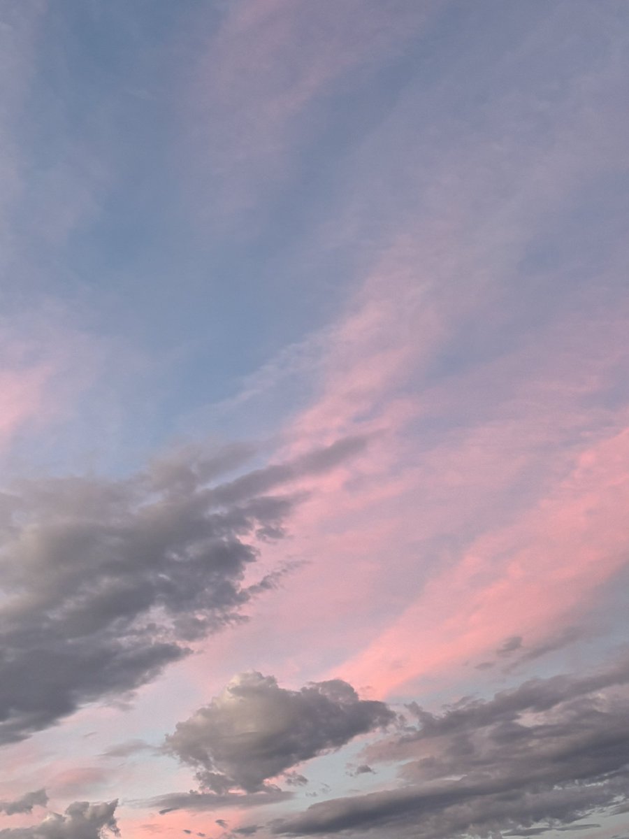 pauline44's tweet image. It’s such a beautiful night 😍
Driving home at half 10 from watching the #SCOSWI football with the roof down ☺️
#fife #convertiblelife