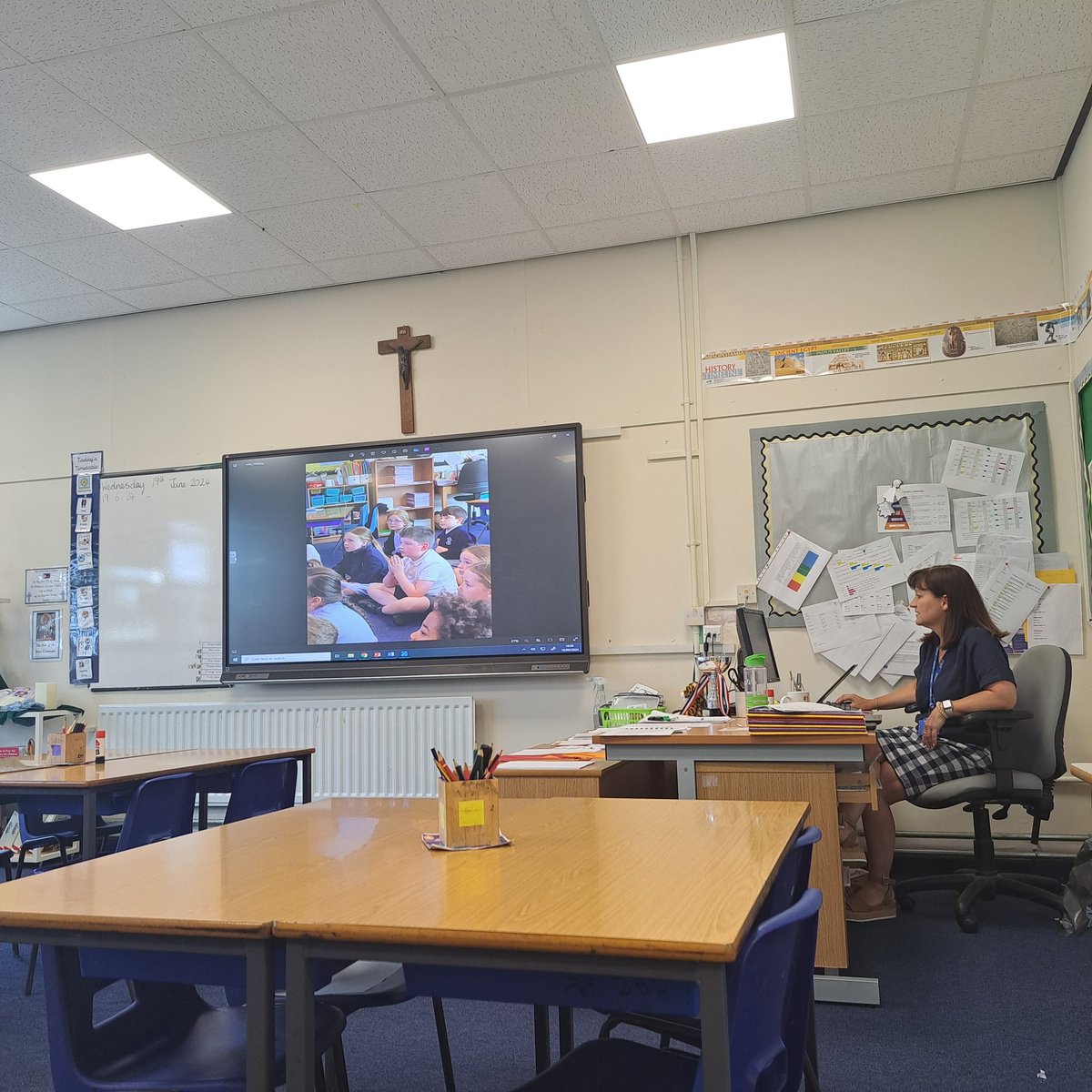 StAndrewsOLAAS's tweet photo. Sharing good practice in staff meeting  is a powerful thing - we can learn so much from each other! ✨️👏
#sharing #recogniseyourstrengths  
#strivetobebetter https://t.co/22ChgLU0vU