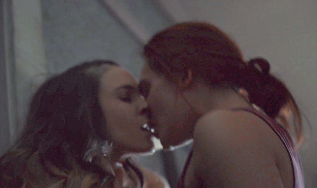 only_human3's tweet photo. Happy #wayhaughtwednesday to all my lovely #Earpers Family 💜 #WynonnaEarp #wayhaught #representationmatters 🏳️🌈 #katbarrell #Dominiquepc https://t.co/8DXtTapqRD