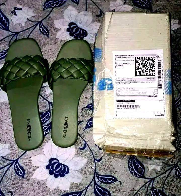 Congress_Indira's tweet image. मेरे को तो एक ही पैर की दोनों चप्पल भेज दी थी 

#Snake #AmazonOrder