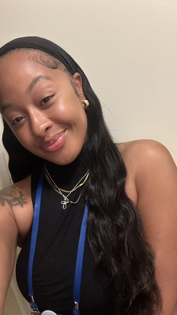 misssjonae's tweet photo. and my skin is clear ✨ https://t.co/5ZNzBD4Da9