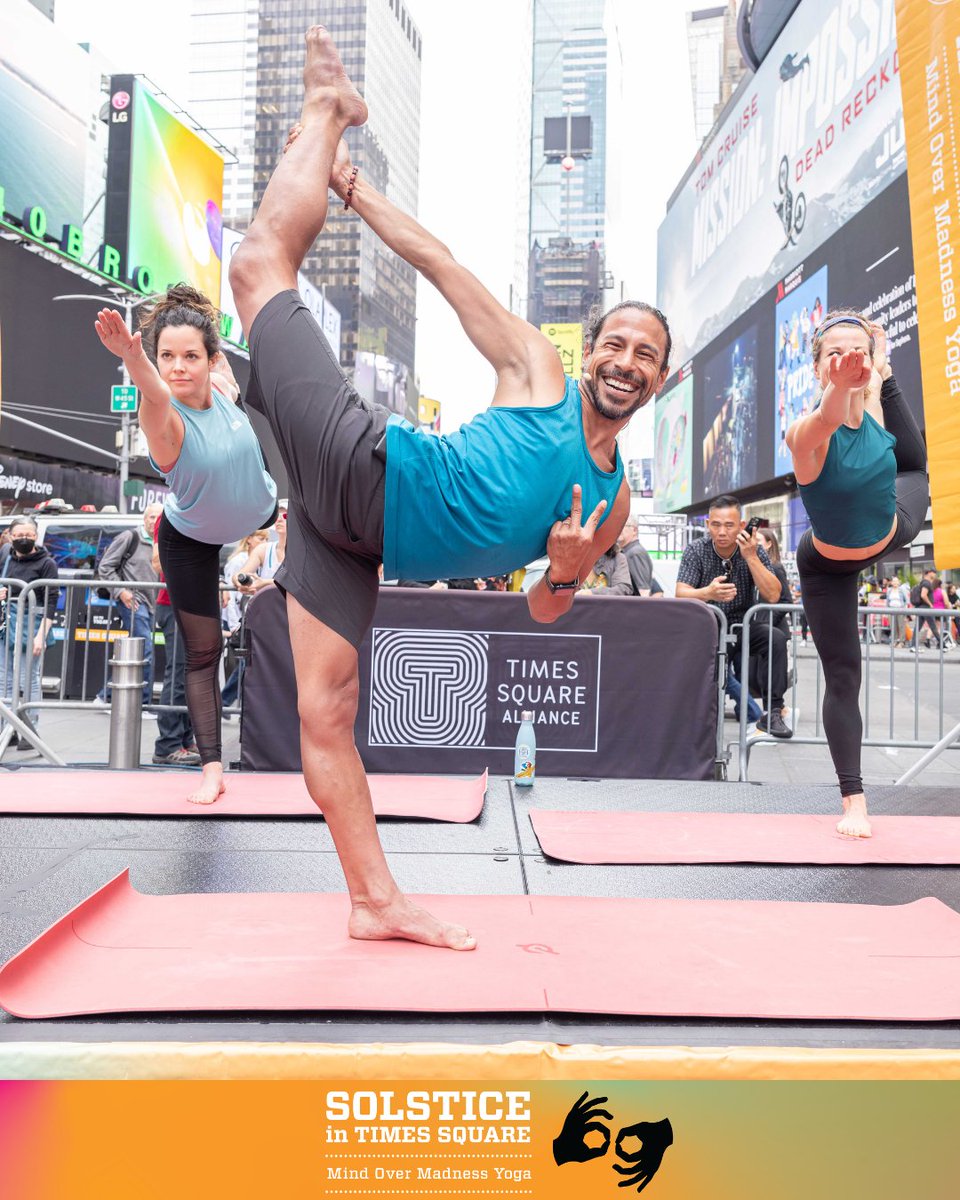 TimesSquareNYC's tweet photo. Canβt make it in person? Solstice in #TimesSquare will be streamed live with ASL interpretation and optional real-time captions on Youtube, Twitter, and Facebook Live | https://t.co/JZdaMS8Ljf π§ββοΈ #SolsticeTSQ #AccessibleEvent #Interpreter #ASL #Accessibility #InclusionMatters https://t.co/vzlQNFHKWS