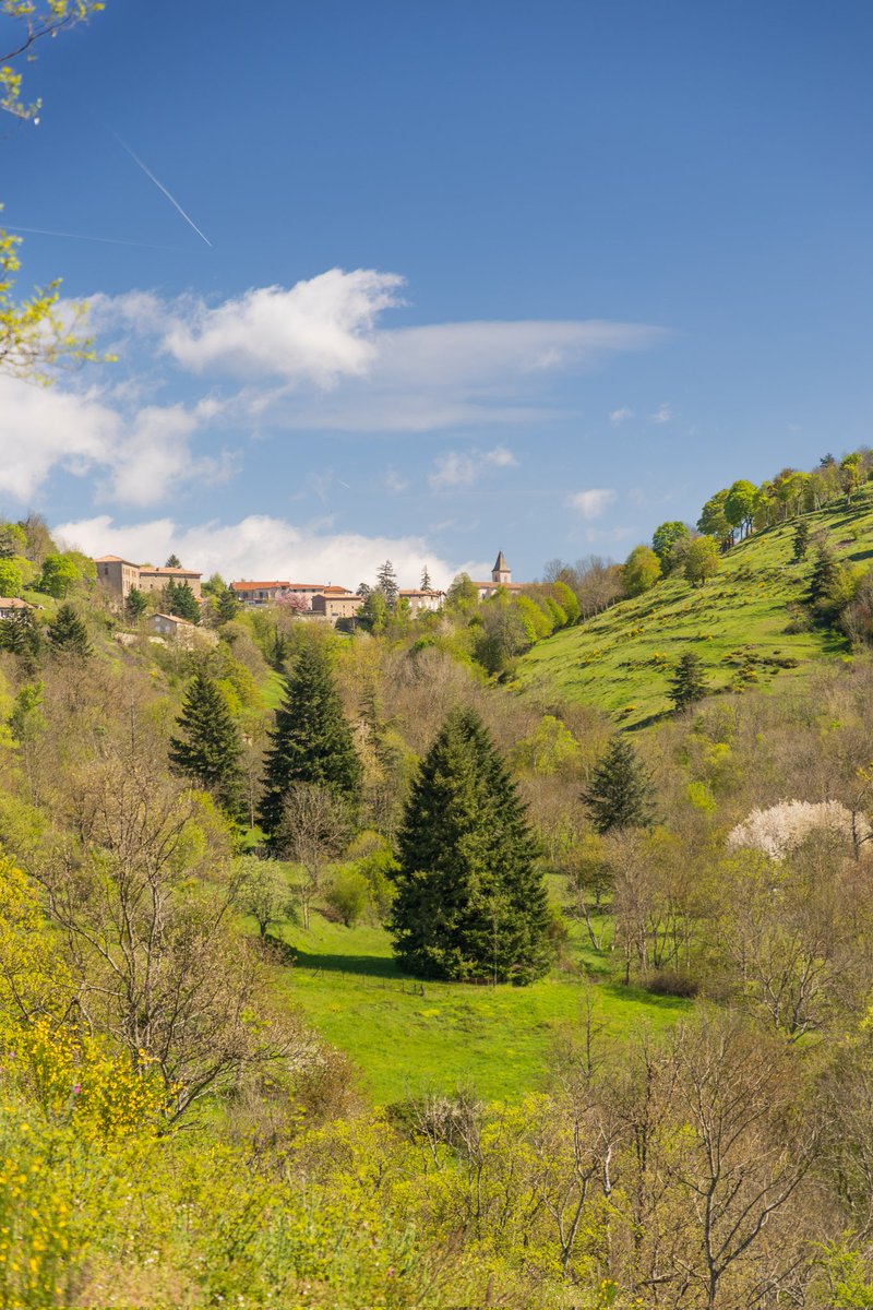 L'Ardèche à vélo 🚲 . Une expérience unique sur la Dolce Via 👉
debeauxlentsdemains.com/velo-3-jours-d…🌿🫶 #MagnifiqueFrance #Partirici #ardeche #dolcevia