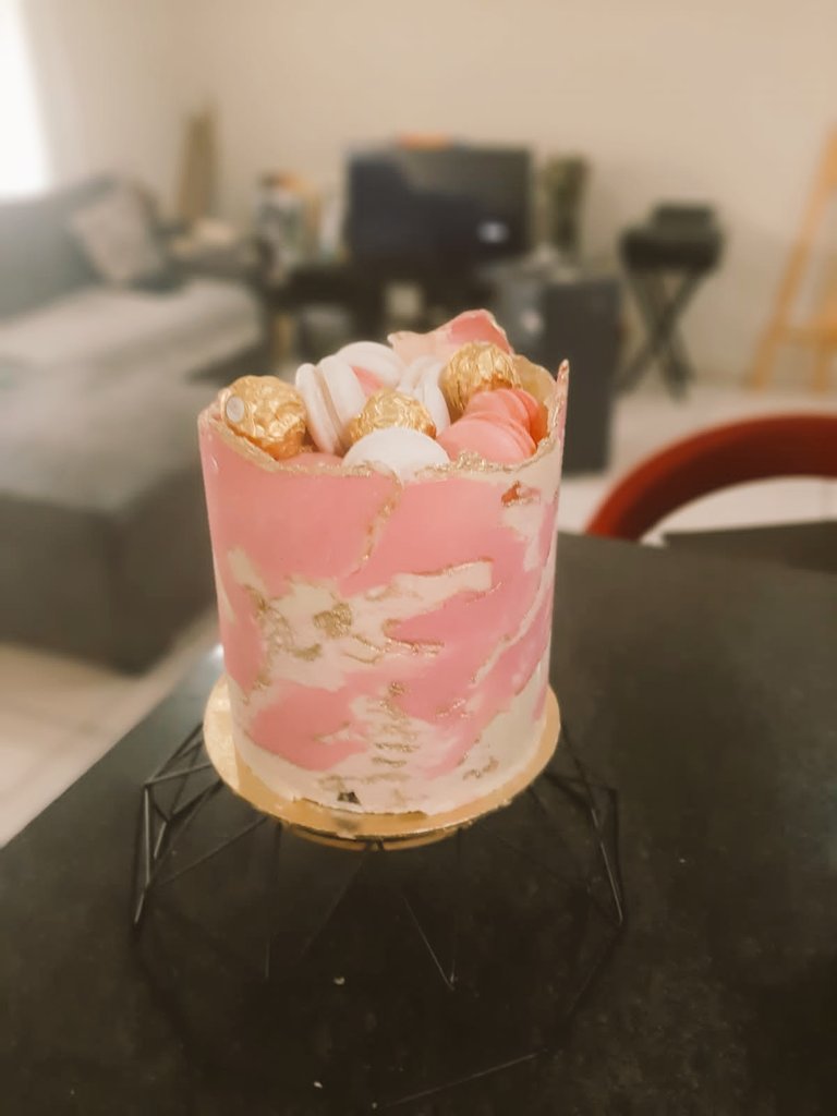 AxelineWorks's tweet photo. Cake: because it's somebody's birthday somewhere. #GodMorningTuesday #cakes #cakeboss #sweet https://t.co/M46Fxt3VBN