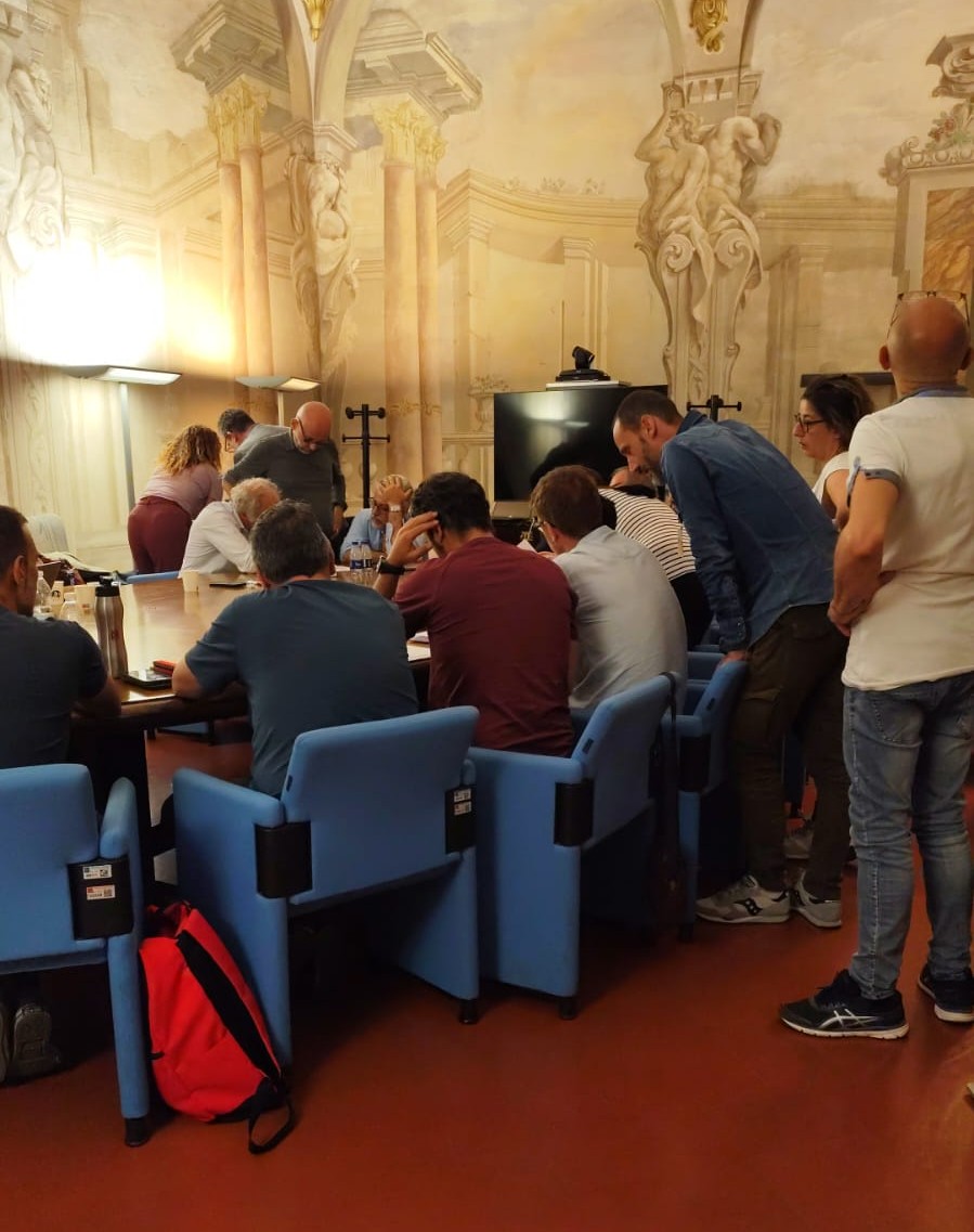 fai_cisl's tweet image. #Lavoro, raggiunta #intesa oggi in  @regionetoscana tra parti sociali e Gruppo #Amadori per #Avicoop a Monteriggioni. I #sindacati revocano lo #sciopero di domani. 

Siglata intesa tra il gruppo Amadori e le organizzazioni sindacali Fai, Flai e Uila per lo stabilimento Avicoop di