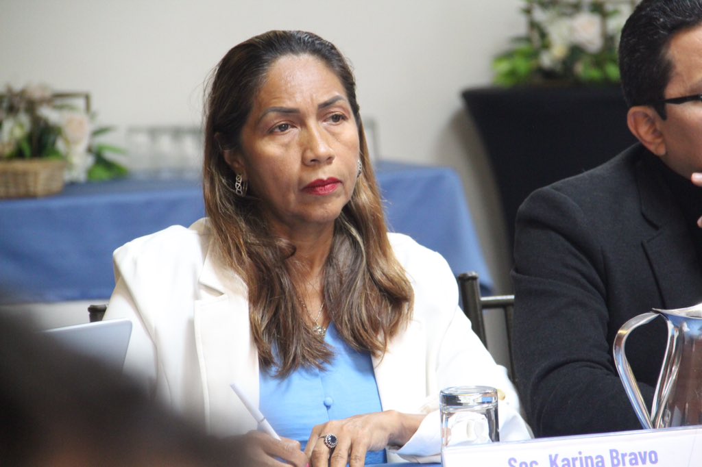 Salud_Ec's tweet photo. Para la implementación de este Contrato Social en Ecuador, se busca que organizaciones de sociedad civil sean contratadas como proveedores de servicios a nivel comunitario, con paquete de servicios y cobertura específica territorial y poblacional.

#ElNuevoEcuadorResuelve https://t.co/Mpu8Z5tUcC
