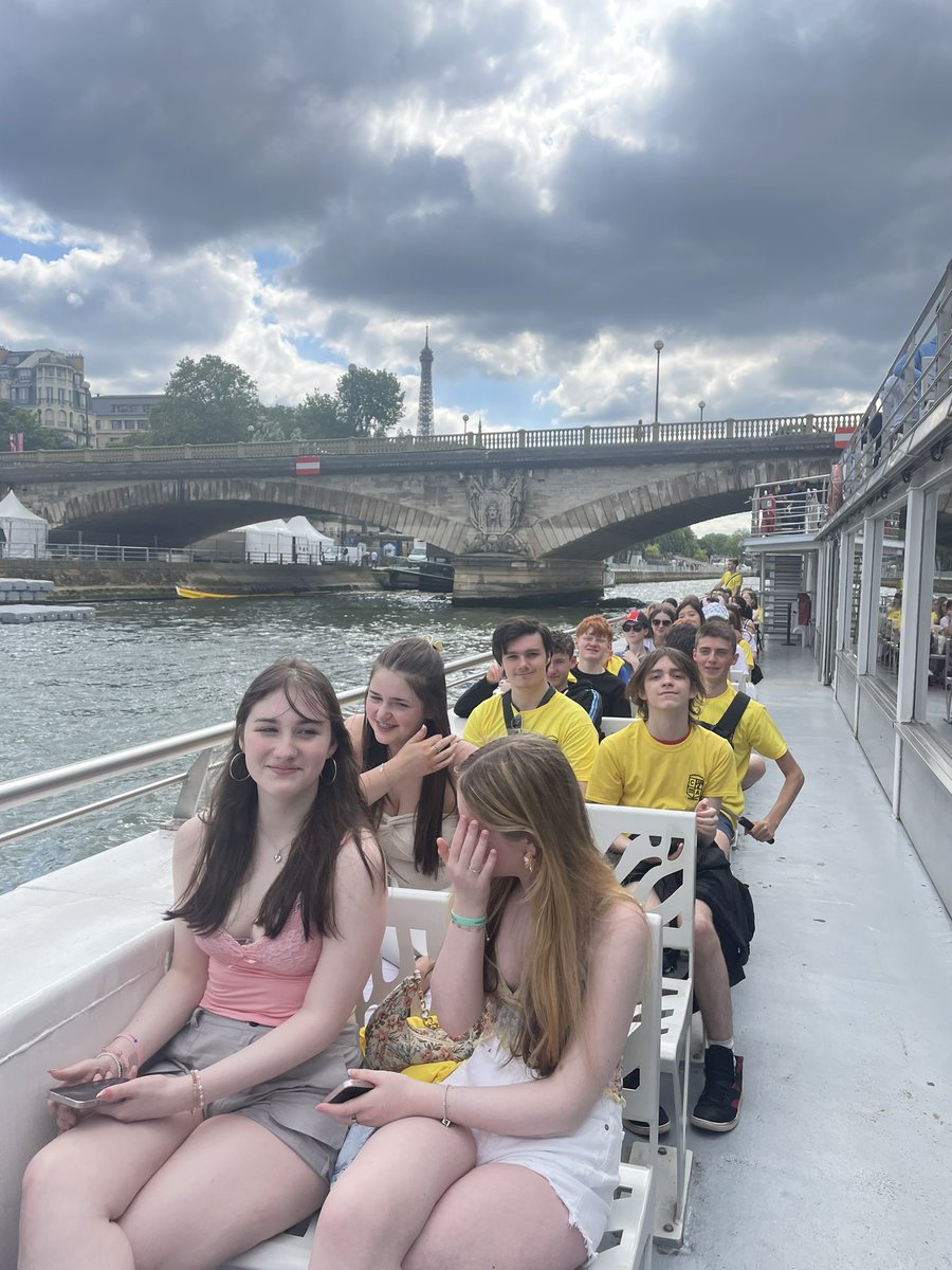 MLCumbernauldAc's tweet photo. Lovely trip on the bateau mouche 🫶🇫🇷 https://t.co/BmraWK8GFv