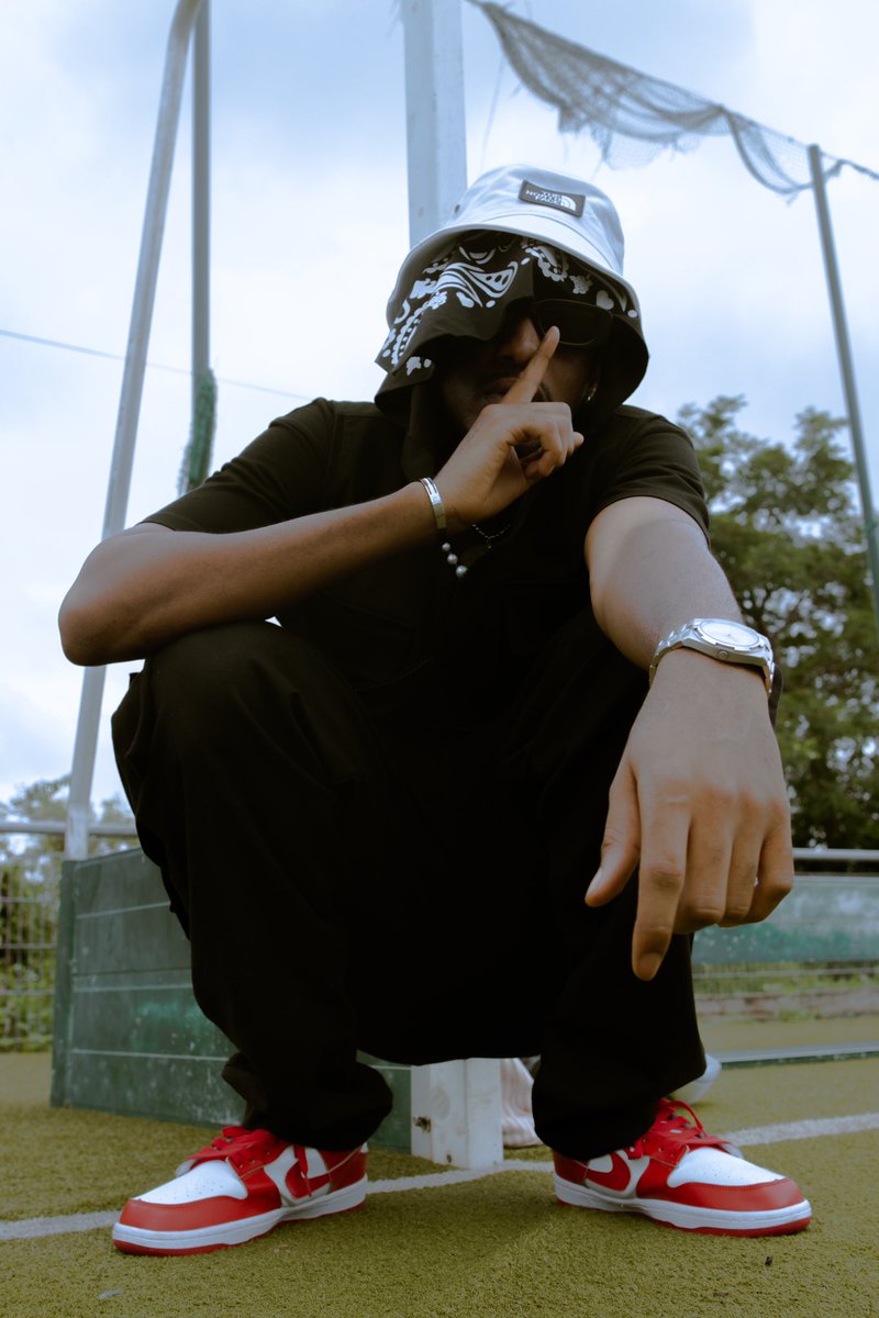 Henggzforever's tweet photo. Got it out the mud  they ain’t throw me shit… they wanna see me suffer for amazement 

#FILWTT #MostRealest
📸. @xfiles__________ 
👖. @anmvls https://t.co/YsuUHakRJE