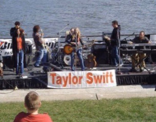 TSwiftNZ's tweet photo. 🔙 | 18 years ago today Taylor Swift made her music debut with ‘Tim McGraw’ 💚 #18YearsOfTaylorSwift https://t.co/RlM8lQi9Ei