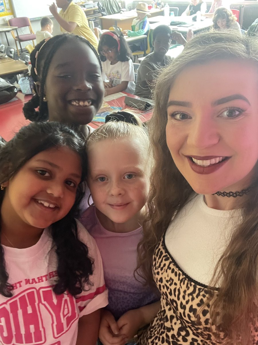 Mrs Mackay tweet media