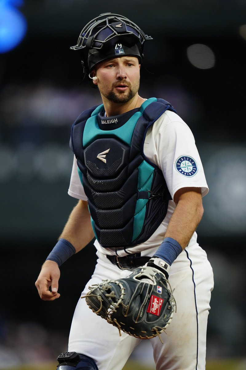 MarinersPR's tweet photo. Cal Raleigh this season:
🔹 24 RBI in 7th inning & later (Most in @MLB)
🔹 14 catcher caught stealing (Most in @MLB)
🔹 7 shutouts caught (T-most in @MLB)
🔹 2 go-ahead grand slams (Most in @MLB)
⭐#TexasVoteEm | https://t.co/2ac2gbtB6N ⭐