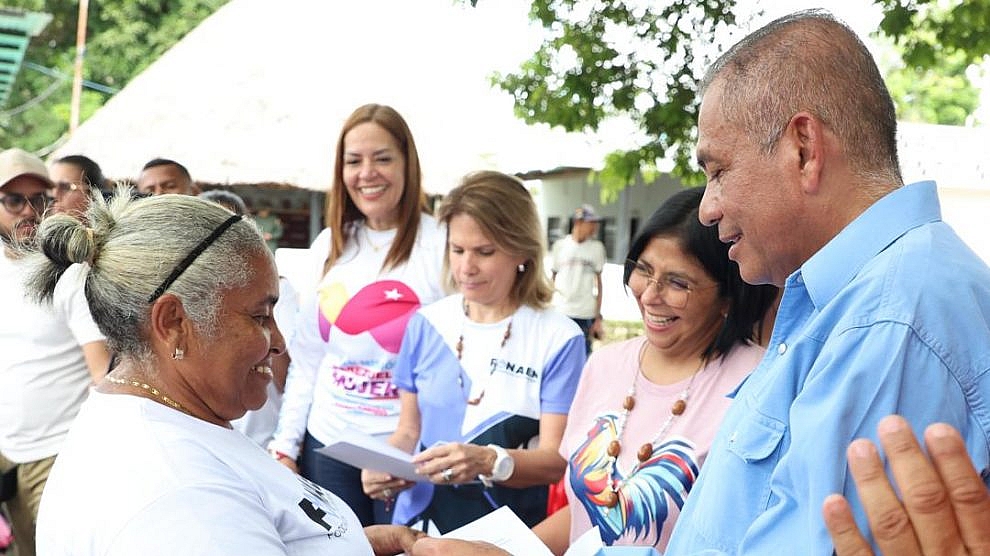 minecofinanzas's tweet photo. #BuenasNoticias || Mujeres de Caicara del Orinoco fueron beneficiadas con financiamientos a través de la #GMVM.

#19Jun 

Más información: https://t.co/SyLP9JIqbY https://t.co/PrVJz7NSSu