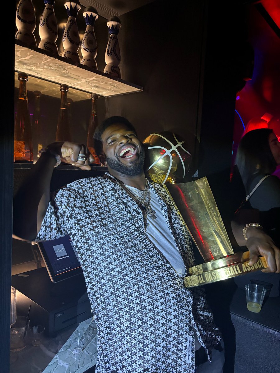 PKSubban1's tweet image. 5X All Star…Now a Champion at 26! ..you did your family, St Louis, the city of Boston…&amp;amp; Kobe Proud!🐍 he’s smiling for sure!

Just getting started champ! 🏆 1st of many!

#mambamentality #mambaforever #tatumtime