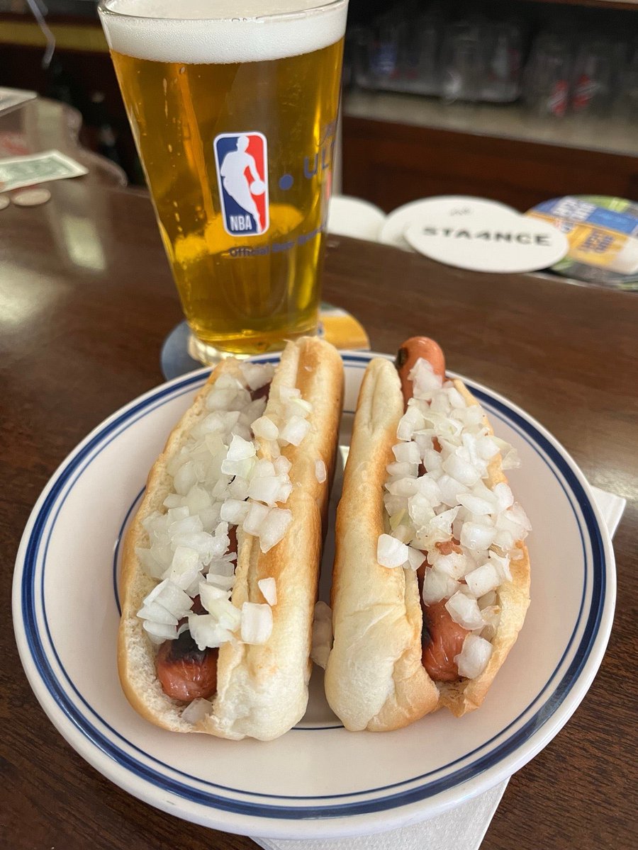 I'm at George's Coney Island in Worcester, MA swarmapp.com/jamhart/checki…