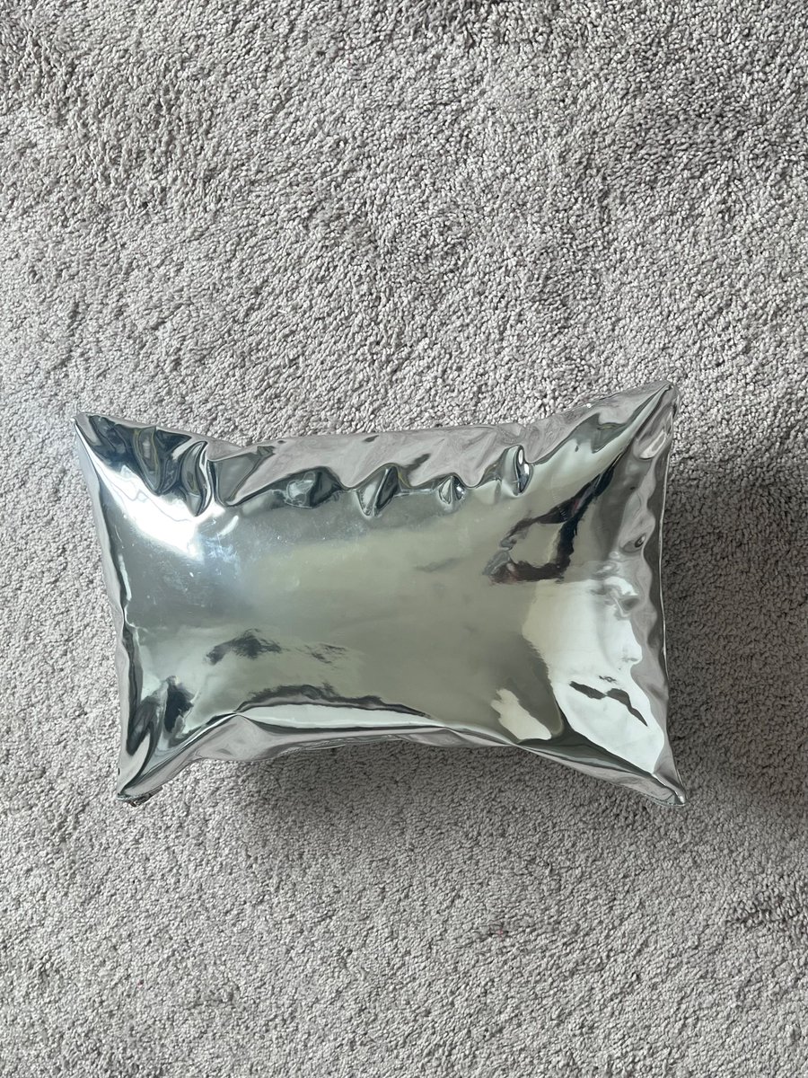 ModestMi's tweet image. so..i designed my first INFLATABLE purse. I love being a BLACK designer 🤭✨ Happy Juneteenth! Out 6.21.