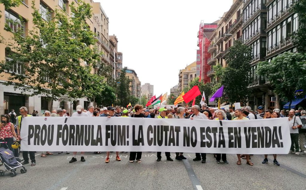 warriorofthebar's tweet photo. Éxit brutal a la protesta per la merda de la F1!!!
#BarcelonaNoEstaEnVenda
#ForaFormulaFum
💪✊ https://t.co/Uff1EukFSX