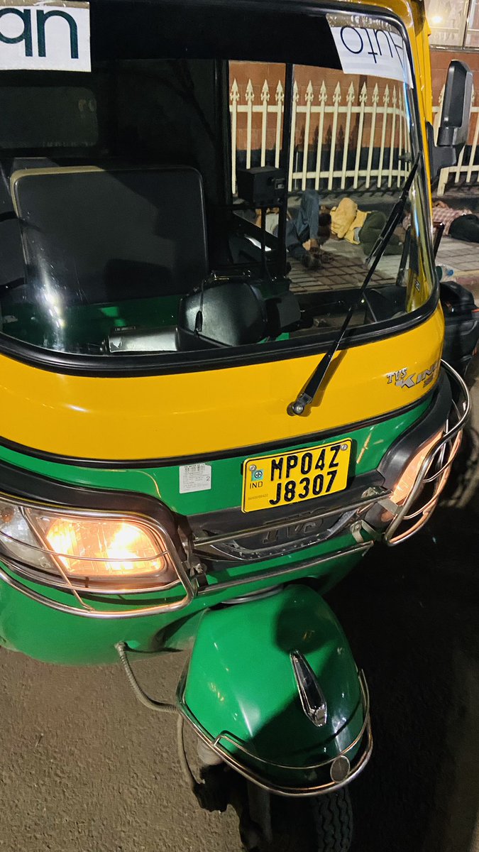 vikas121096's tweet photo. Ola auto driver Anas Mohammed in Bhopal taking extra people on board during the ola ride and arguing regarding the same. Kindly check driving license of this person and also consider cancelling his Ola auto. @ola_supports @Olacabs https://t.co/kBEd3y0VgM
